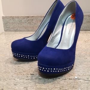 🛍️ blue heels with silver rhinestones